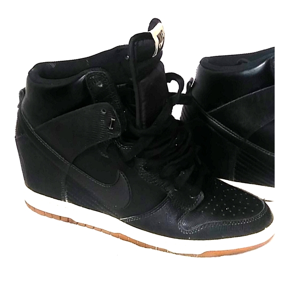 black nike wedges